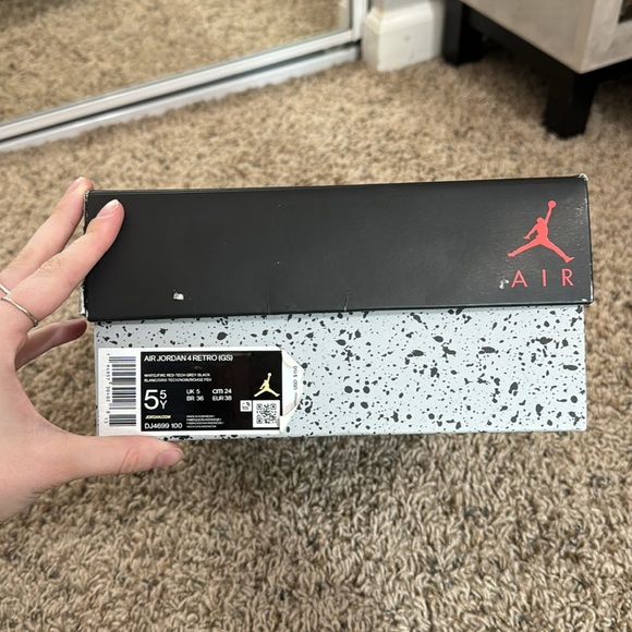 Jordan 4 Retro White Oreo - Picture 12 of 14